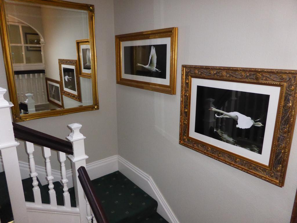 ستورمنستر نيوتن The Swan Inn المظهر الخارجي الصورة