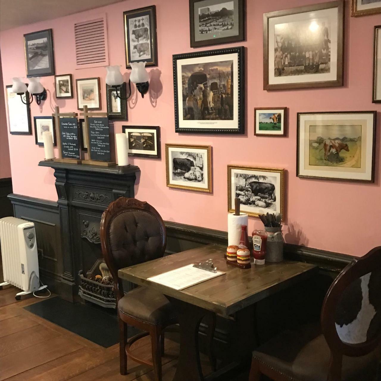 ستورمنستر نيوتن The Swan Inn المظهر الخارجي الصورة