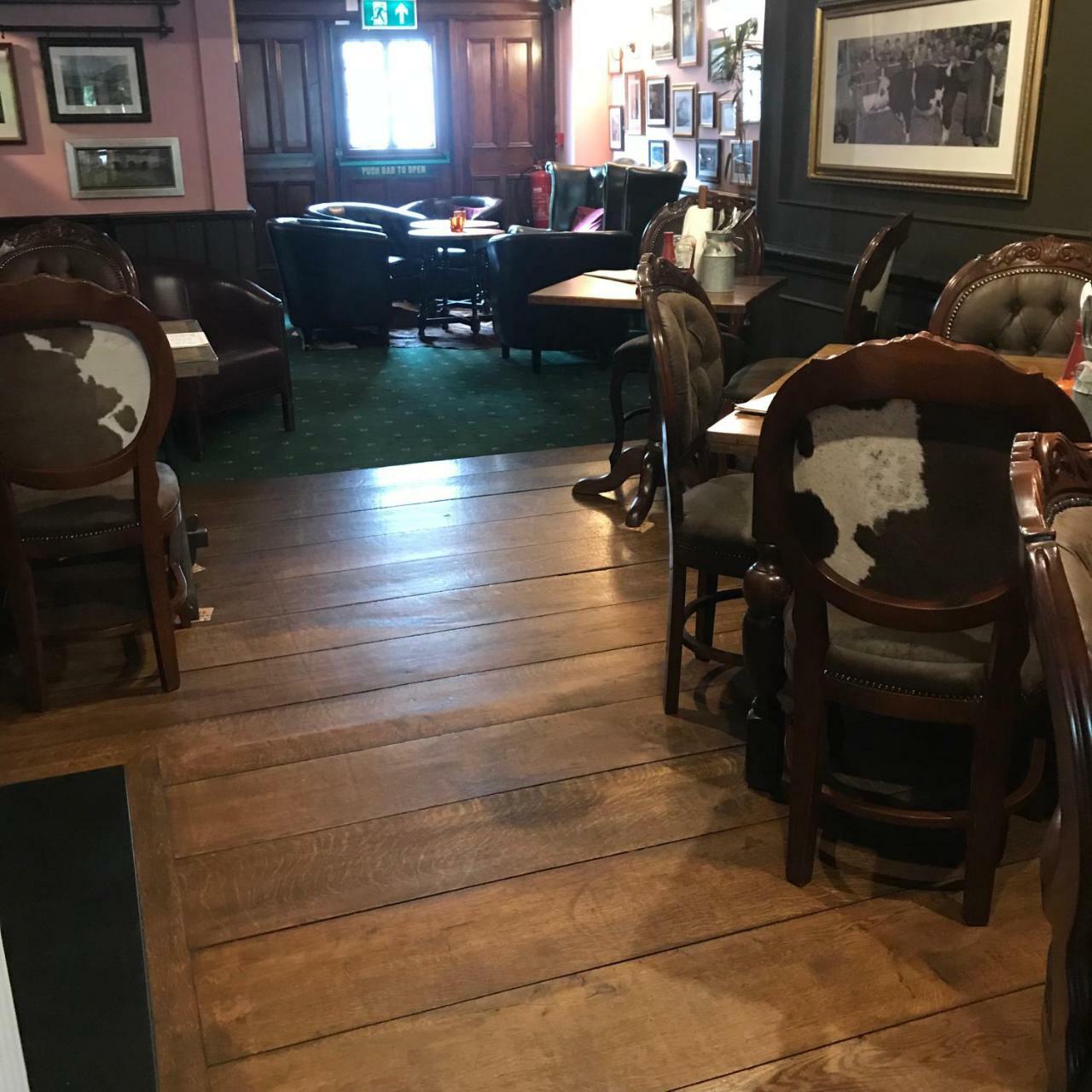 ستورمنستر نيوتن The Swan Inn المظهر الخارجي الصورة